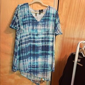 New Directions Blue and White Asymmetrical Short Sleeve Tunic